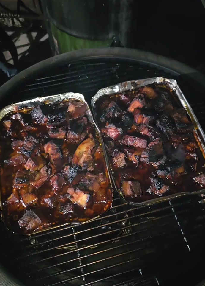 Extremos Quemados (Burnt Ends) de Brisket caramelizados
